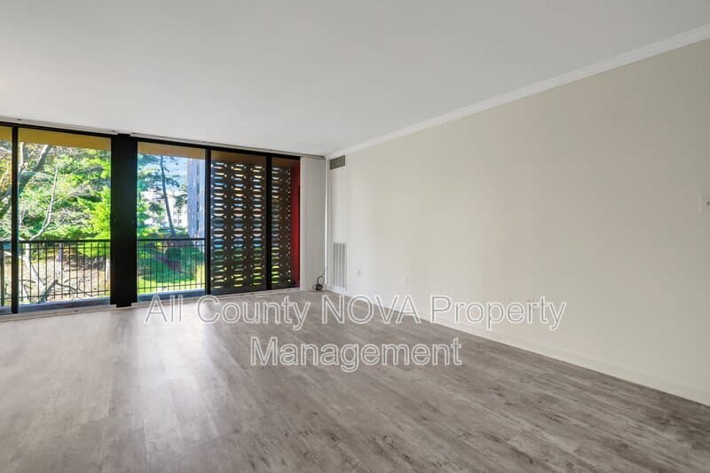 Alexandria Condo: 4 S Van Dorn St