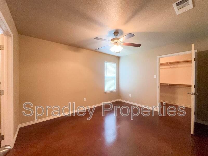 Belton Condo: 1560 Brady Way