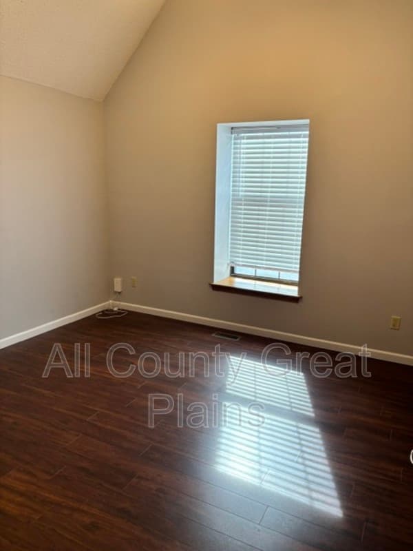 Mission Townhome: 4980 W 60th Terrace