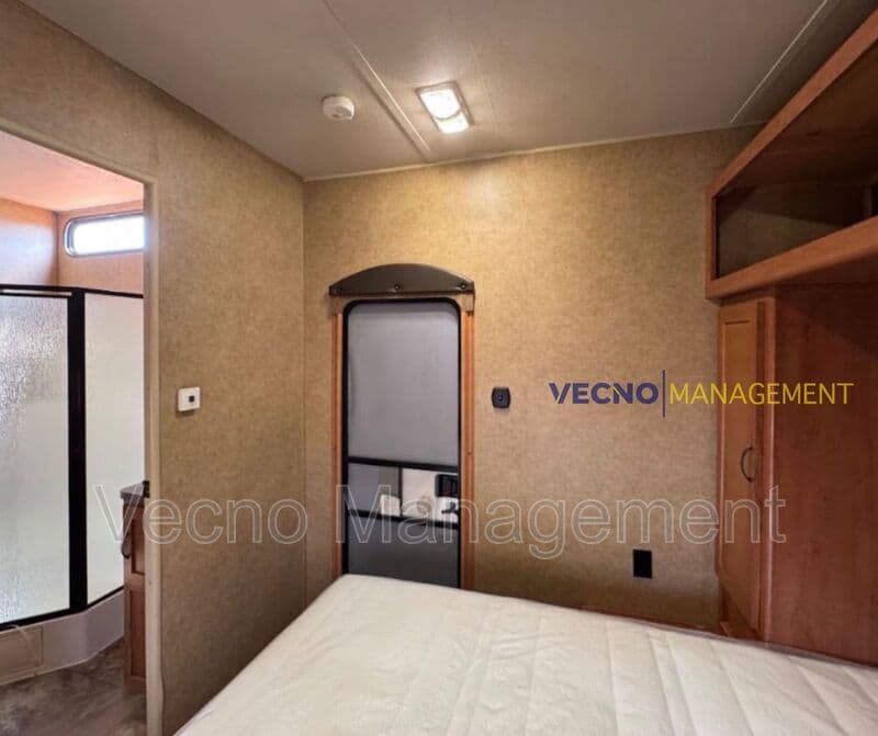 Pearsall House: 1819 County Road 1001 - 17