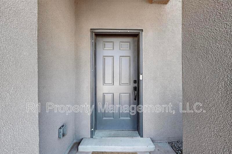 Rio Rancho House: 108 Hue Street