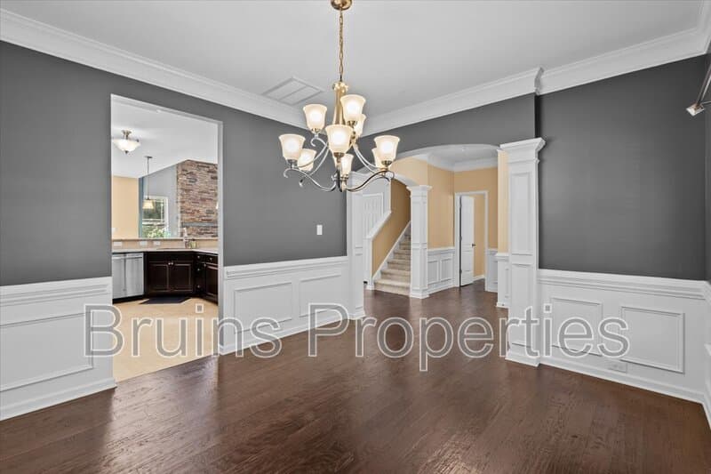 High Point House: 1814 Castle Gate Court