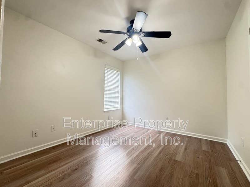Cordova House: 7125 Showboat Ln