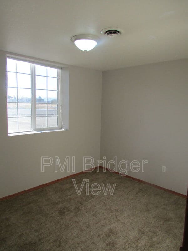Belgrade Condo: 510 South Circle Drive