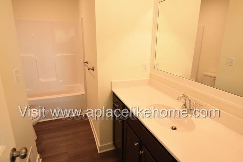 Kansas City House: 4008 NW 95th Ter