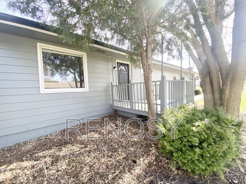 Polk City House: 209 1st Street