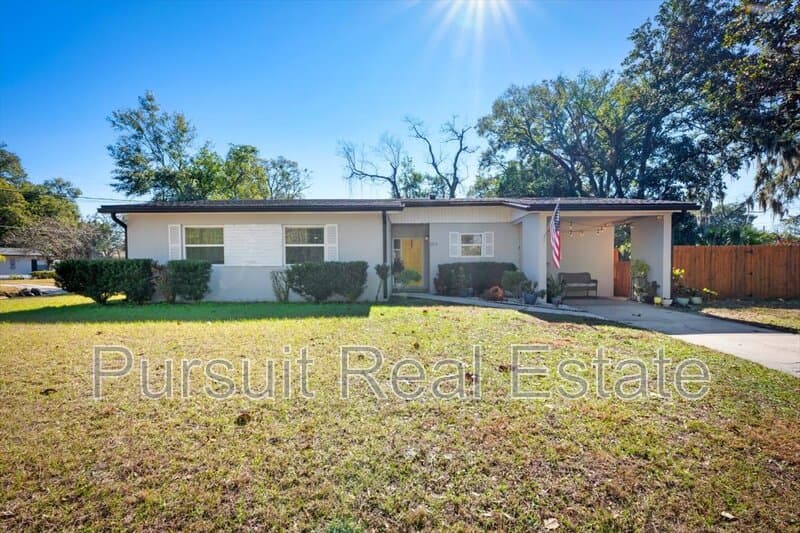 Jacksonville House: 2254 Clemson Road