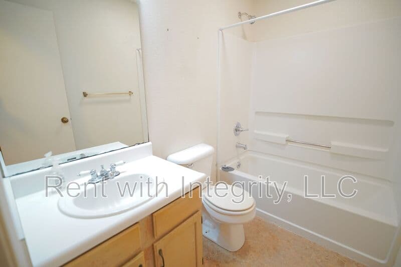 Tallahassee House: 2335 Parrot Lane