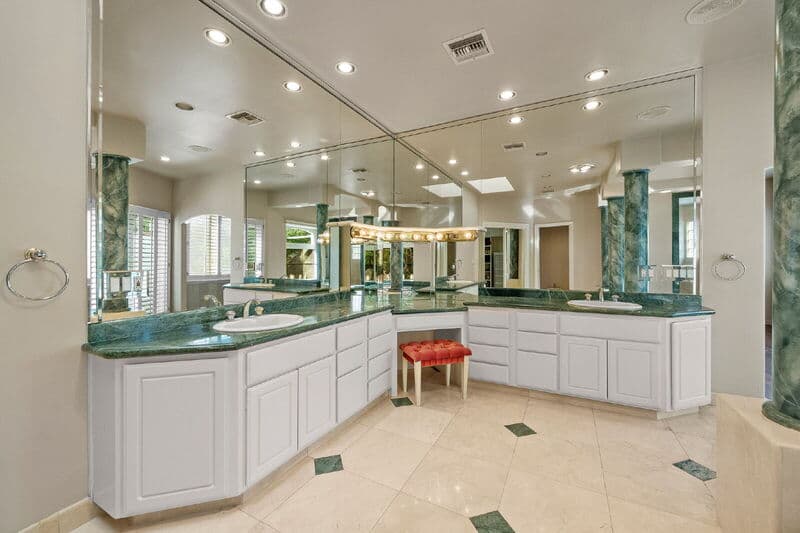 San Diego House: 18714 Bernardo Trails Dr