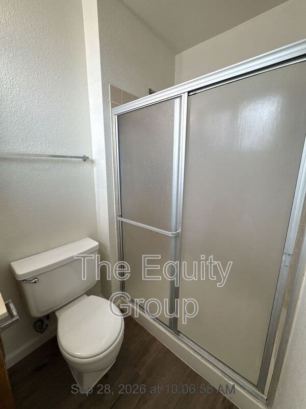 Tulare House: 107 West Sonora Avenue