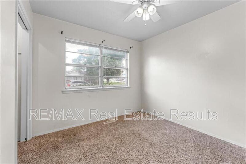 Bentonville House: 2406 SE 15th St