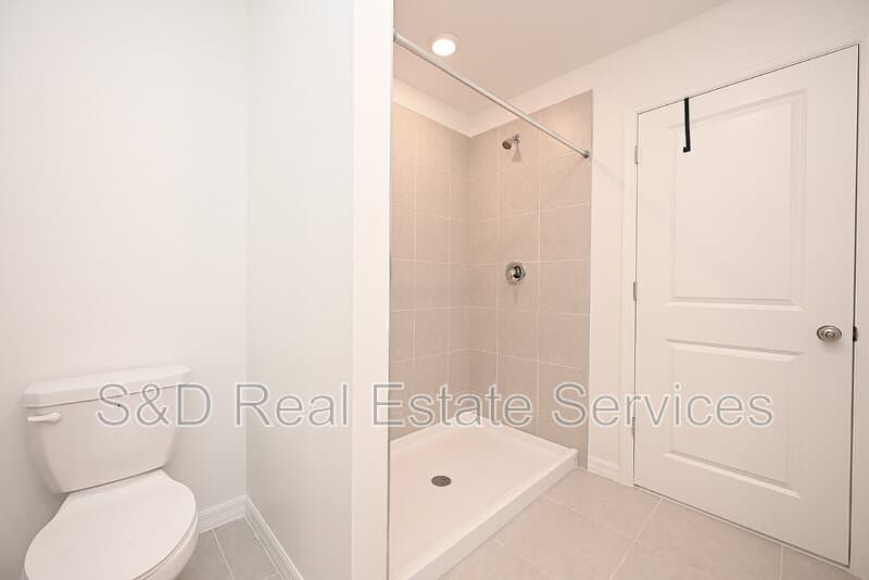 Lakeland House: 7847 Abagail Dr.
