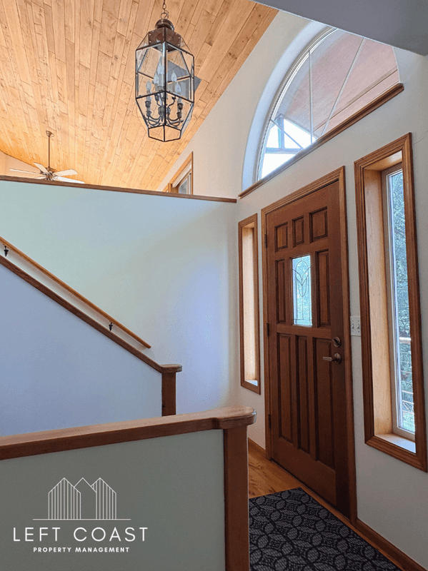 Waldport House: 7205 Southwest Burl Drive