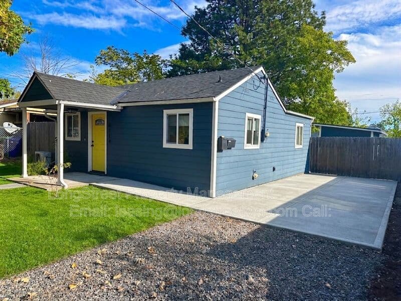 Portland House: 8114 SE 63rd Ave