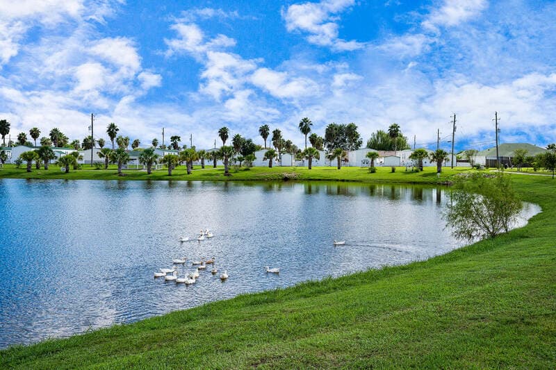 Dickinson Condo: 5165 Caicos Calle