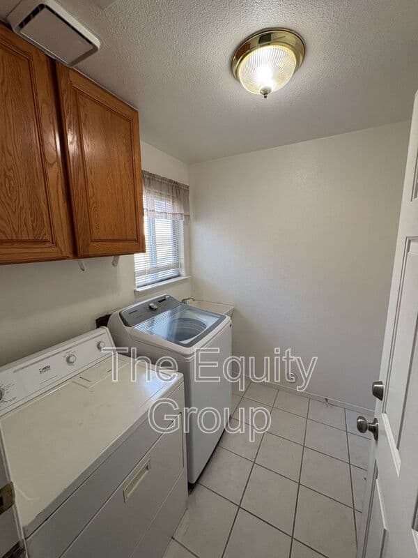 Visalia House: 5730 West Monte Verde Ct