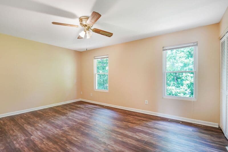 Fredericksburg House: 128 kings Mill Drive