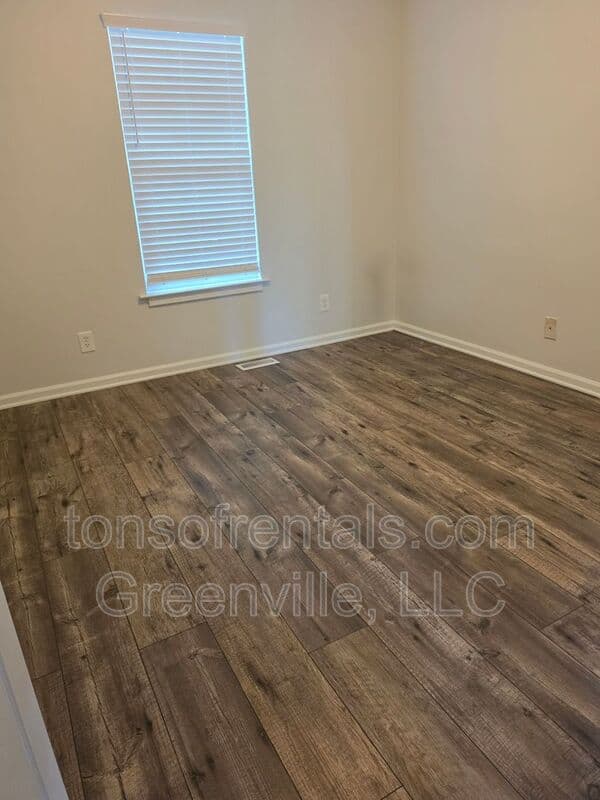 Greenville House: 100 Tanacross Way