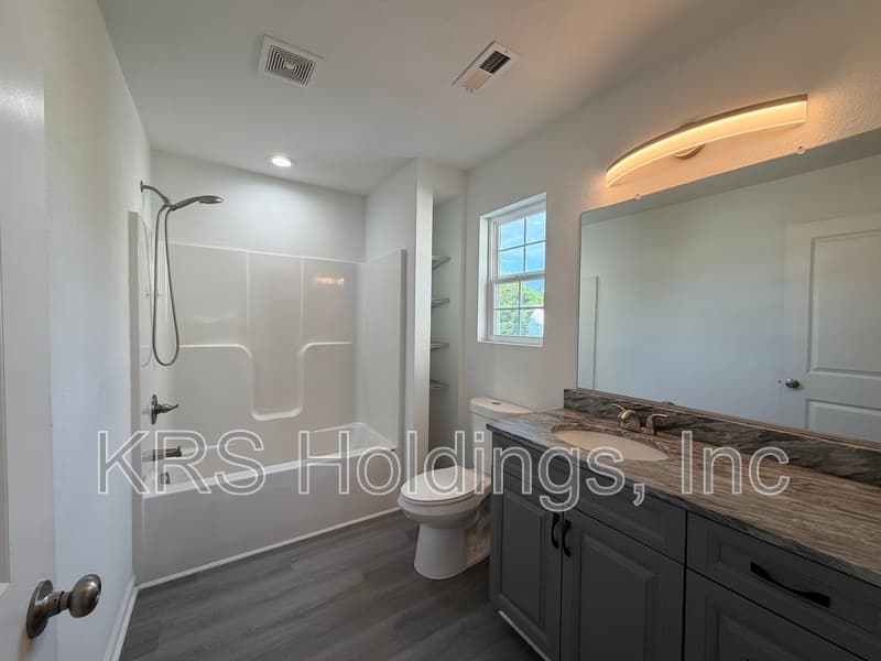 Norfolk House: 1010 Joyce Street