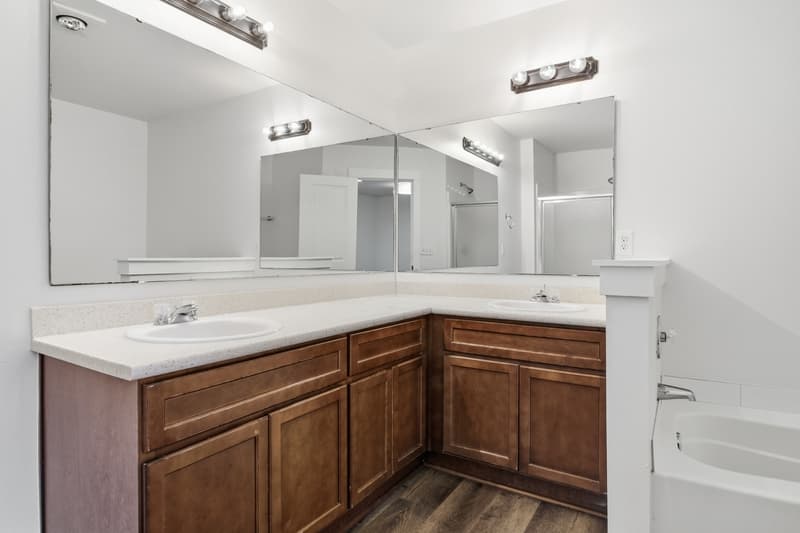 Lakewood Condo: Gravelly Lake Townhomes 8911 Gravelly Lake Dr SW - 116