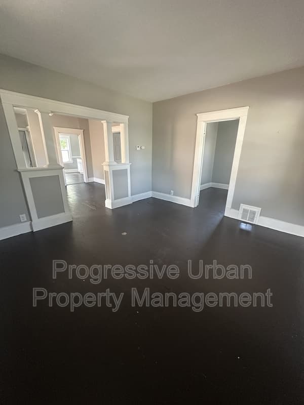 Cleveland Condo: 4609 Behrwald Avenue - Upstairs