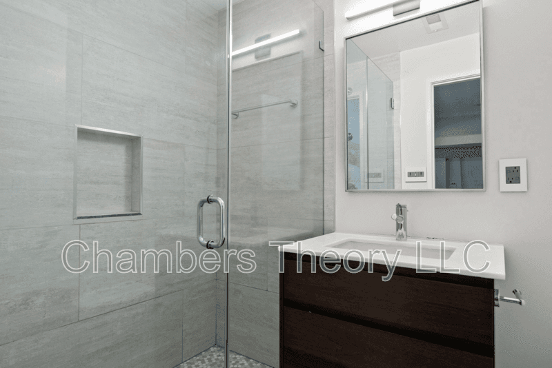 Washington House: 3820 Argyle Ter NW