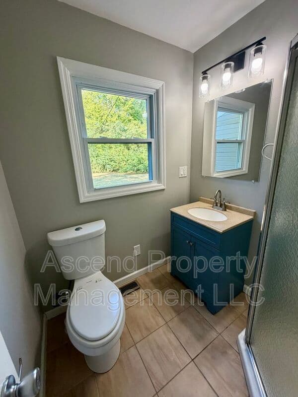 Chattanooga House: 7707 Canyon Dr
