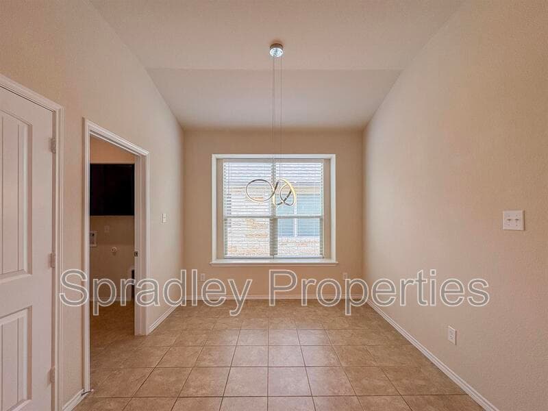 Belton House: 4617 Abergavenny Dr