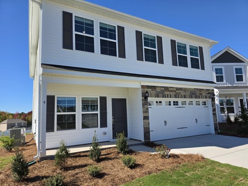 Youngsville House: 9 Silverbell Court
