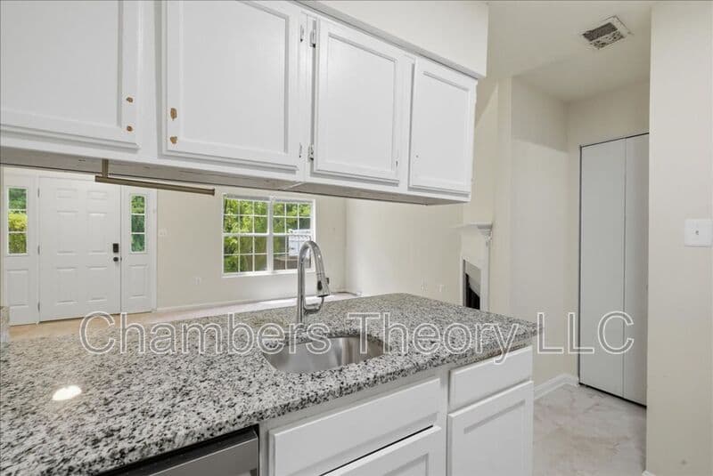 Woodbridge House: 12181 Old Salem Ct