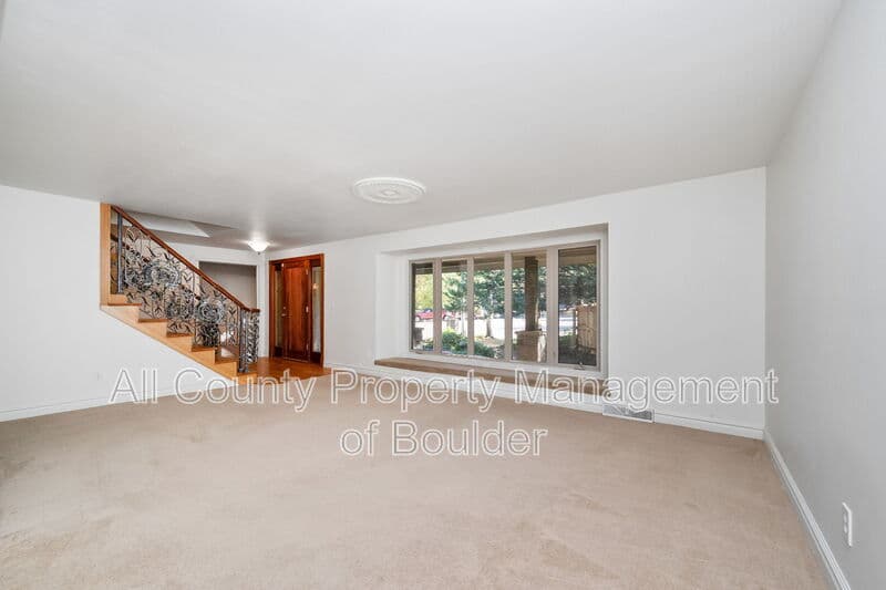 Boulder House: 4453 Pali Way