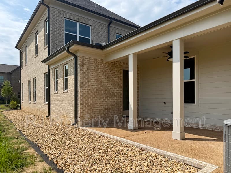 Collierville Townhome: 924 Aldwick Dr