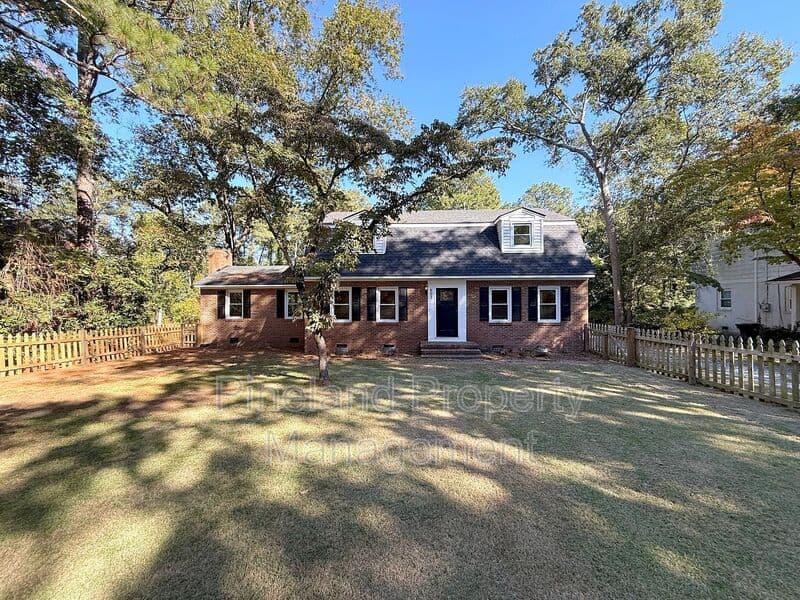 Raeford House: 602 Lewis Street
