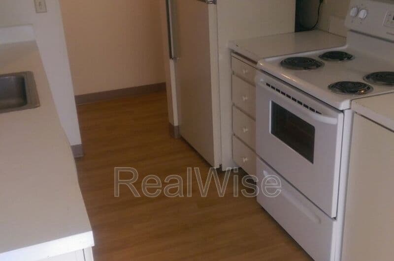 Gresham Condo: 17838 NE Multnomah Dr