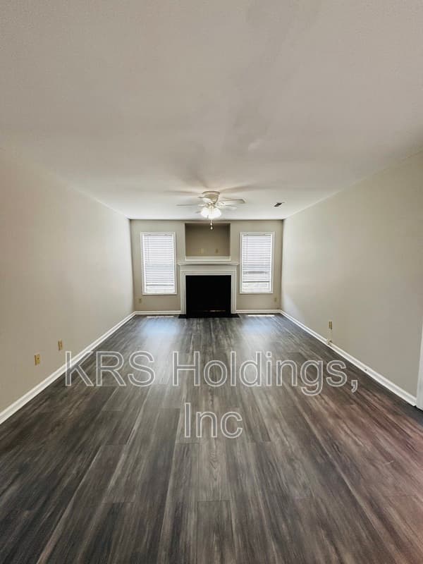 Chester House: 15012 Pine Vista Ln
