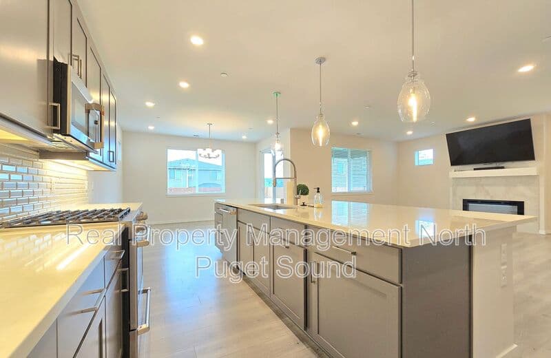Marysville House: 3200 84th Dr NE
