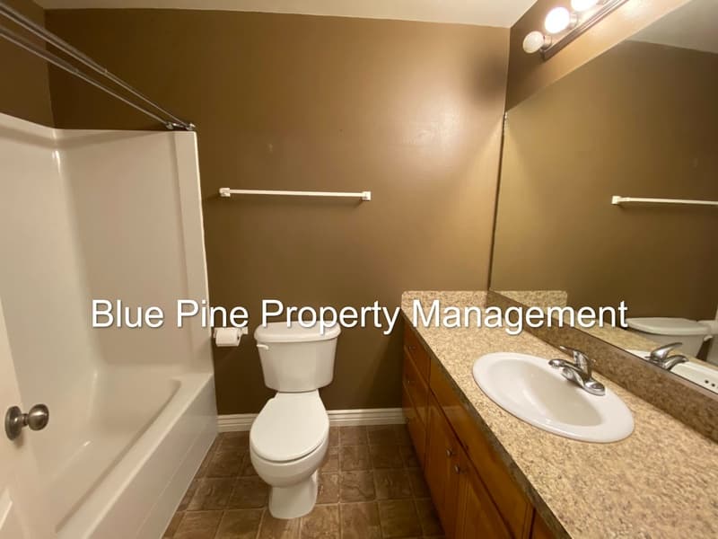 Ammon Townhome: 153 Robison Drive