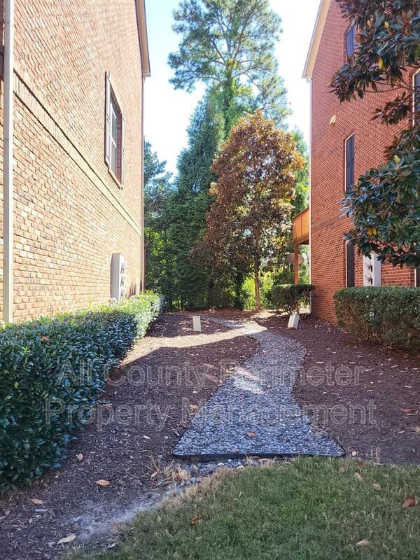 Atlanta Townhome: 2428 Hadlow Lane