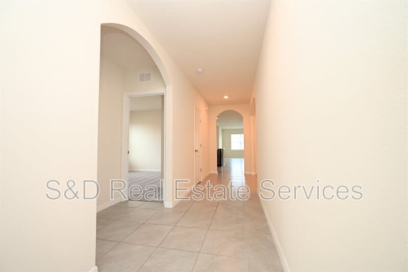 Lakeland House: 2548 Ryland Falls Drive