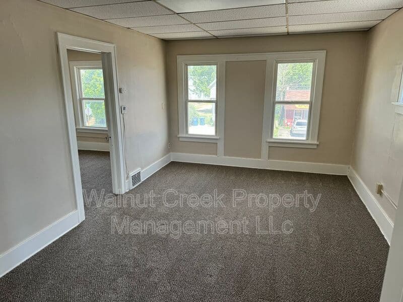 Lorain Condo: 203 Flordia