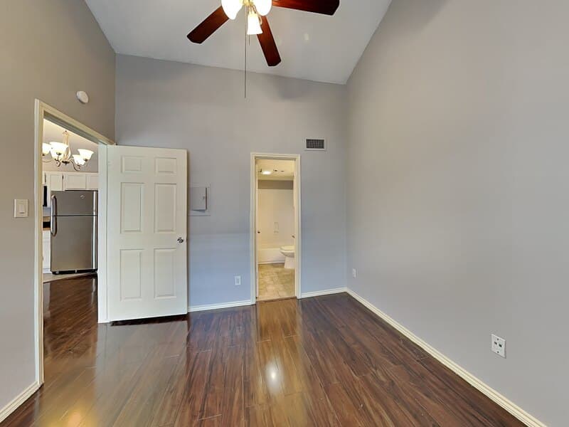 Dallas House: 6108 Abrams Rd