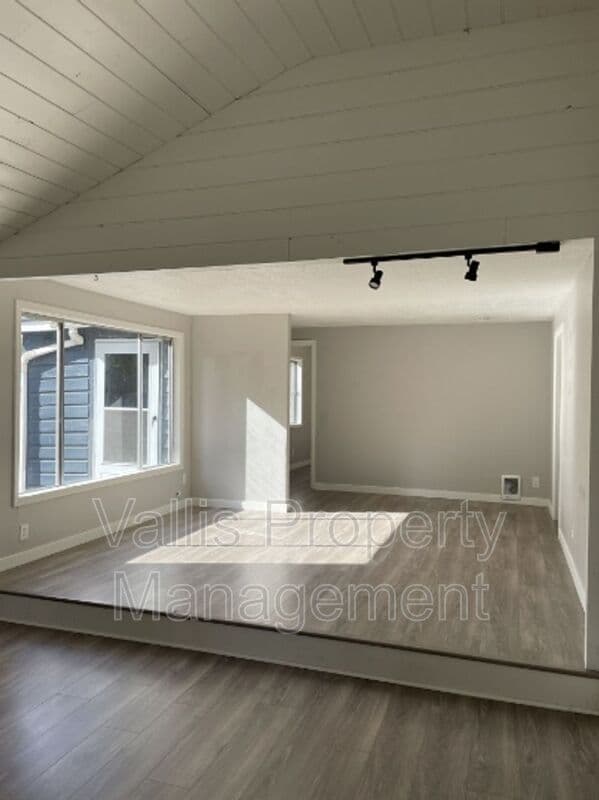 Sweet Home House: 2306 Jefferson Street