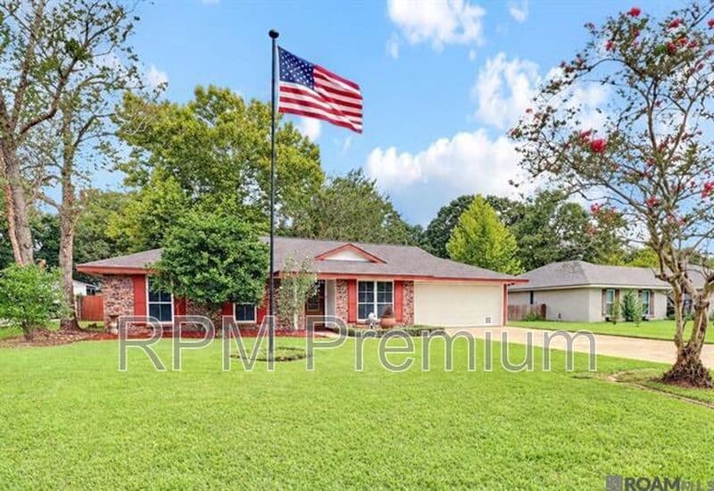 Denham Springs House: 26137 Vincent Dr
