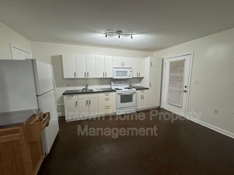 Decatur House: 105 B Dancing Fox Rd