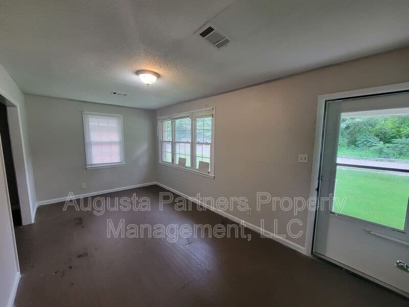 Augusta House: 2111 Dyer Street