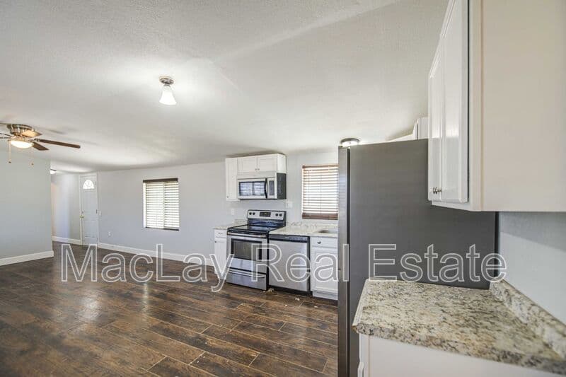 Florence House: 20968 E Florence Kelvin Hwy
