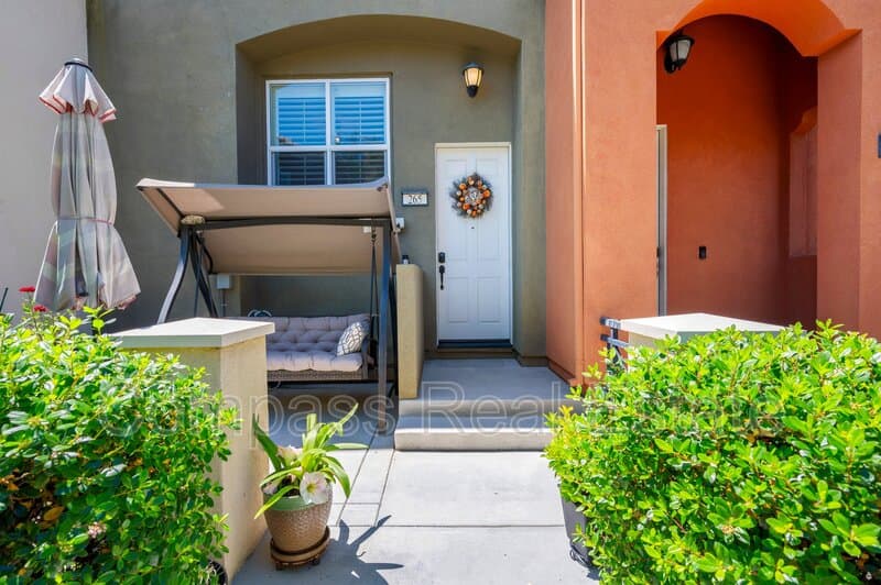 San Jose House: 265 Esfahan Ct