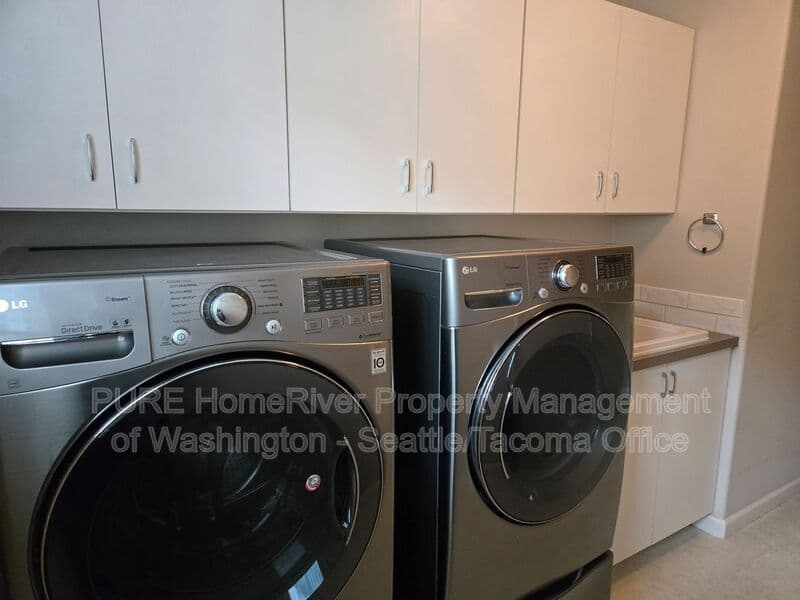 Auburn House: 5316 S 282nd Way
