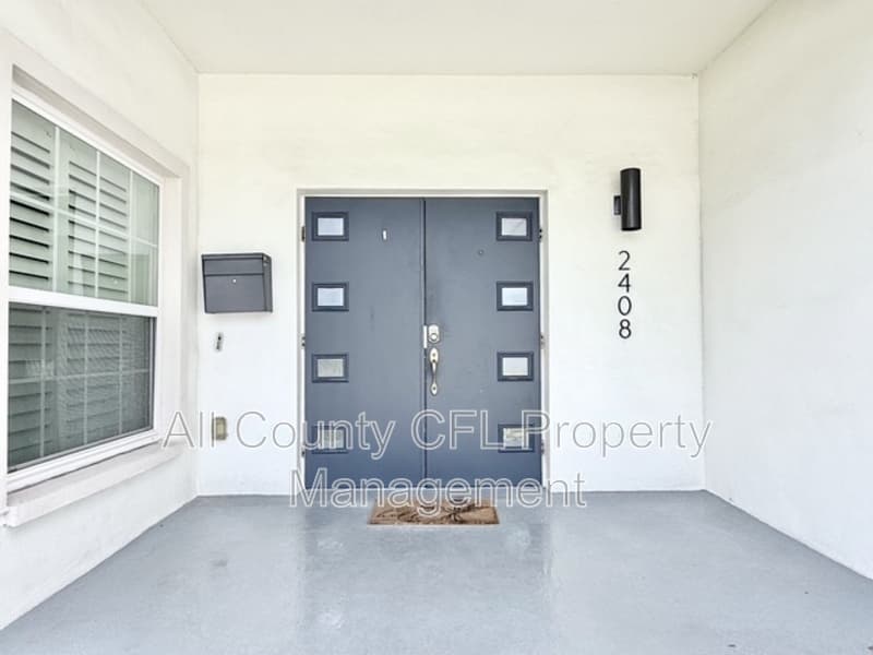 Orlando House: 2408 Corrine Drive