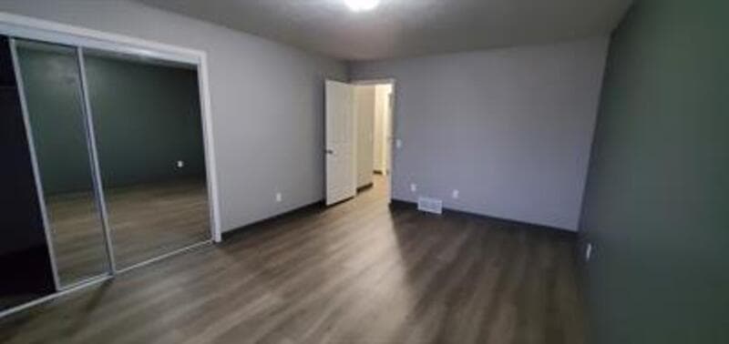 Menasha Condo: 991 7th Street - B